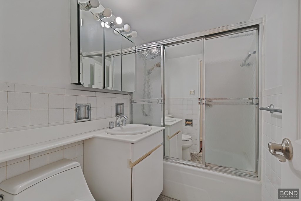 70-20 108th Street, Unit 6K photo 17
