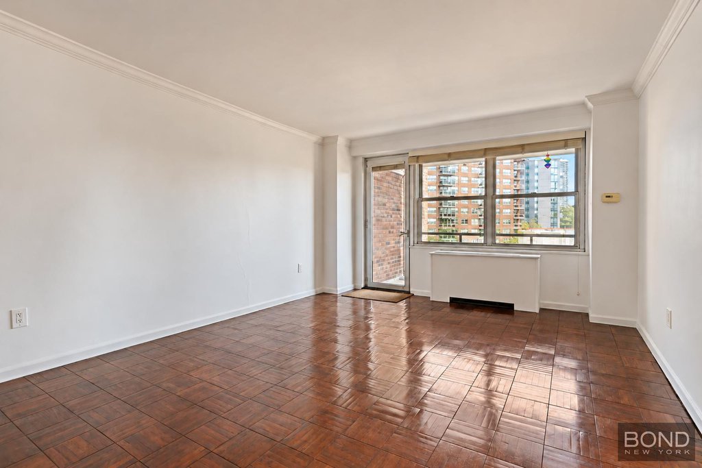 70-20 108th Street, Unit 6K photo 2