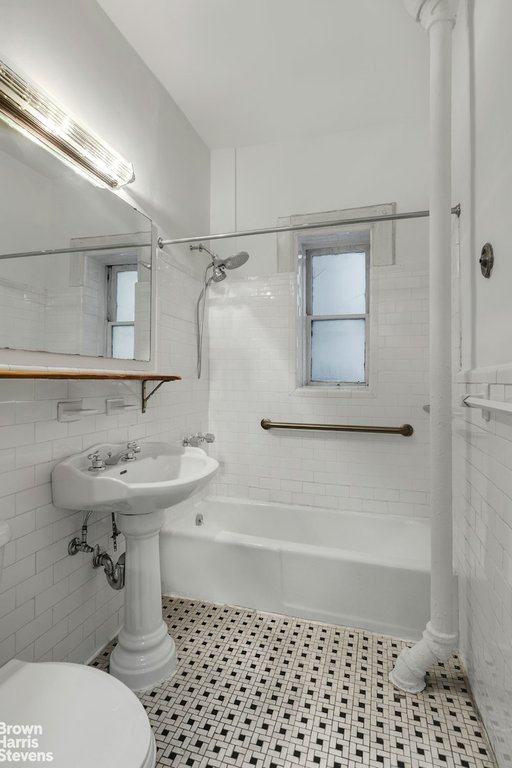 42 West 9th Street, Unit 18 photo 4