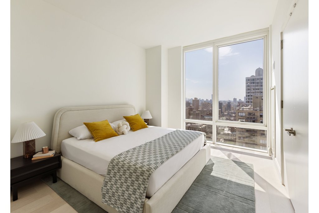 501 Third Avenue, Unit 30A photo 4
