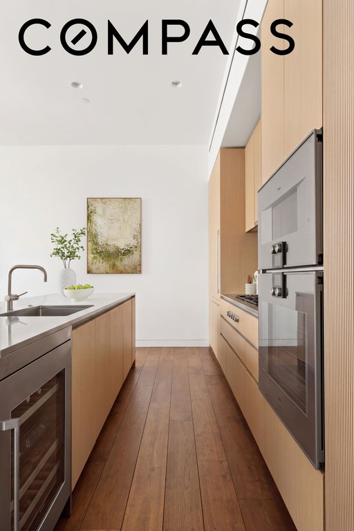 527 West 27th Street, Unit 10B photo 5