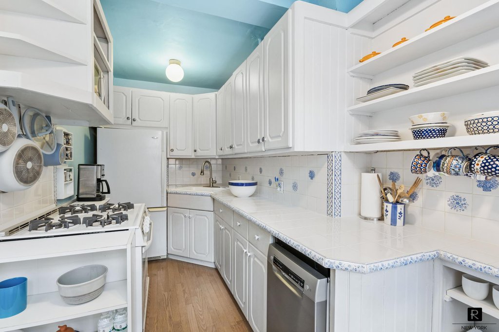 333 East 53rd Street, Unit 5H photo 3