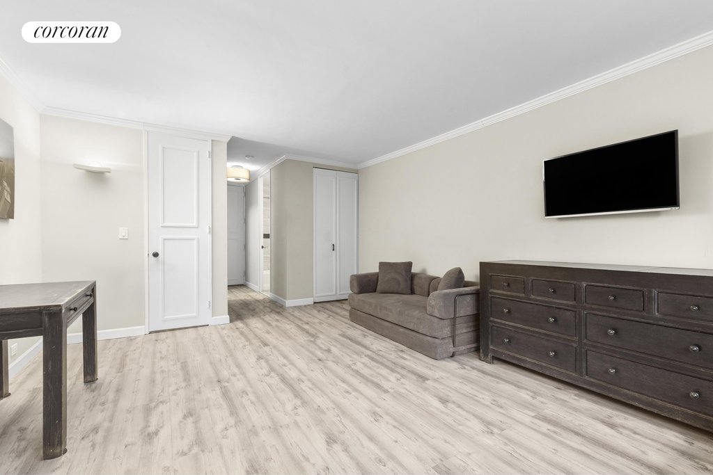 393 West 49th Street, Unit 3OO photo 2