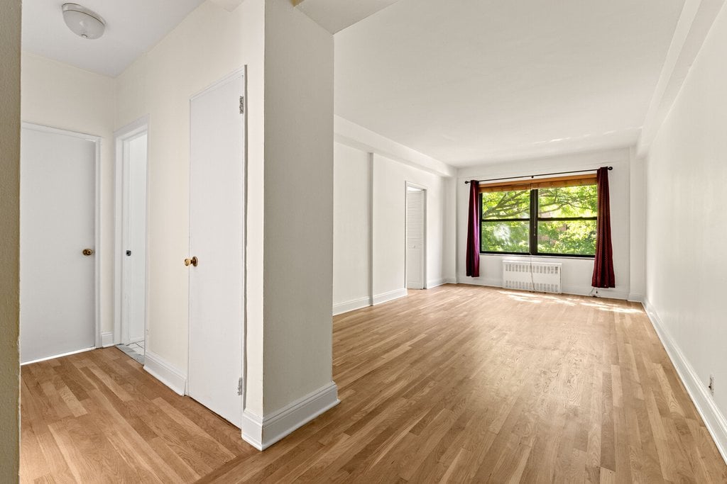 99-40 63rd Road, Unit 1E photo 3