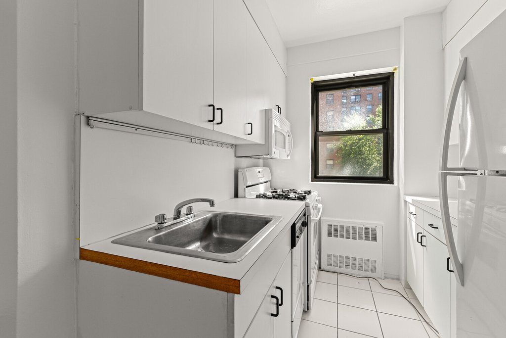 99-40 63rd Road, Unit 1E photo 14