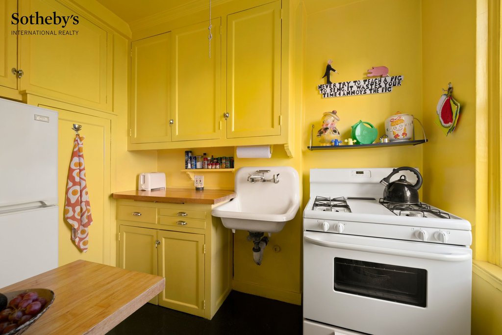 45 Christopher Street, Unit 16D photo 4