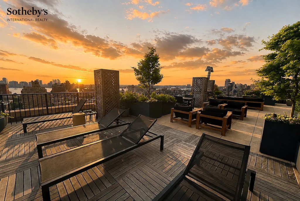 45 Christopher Street, Unit 16D photo 18