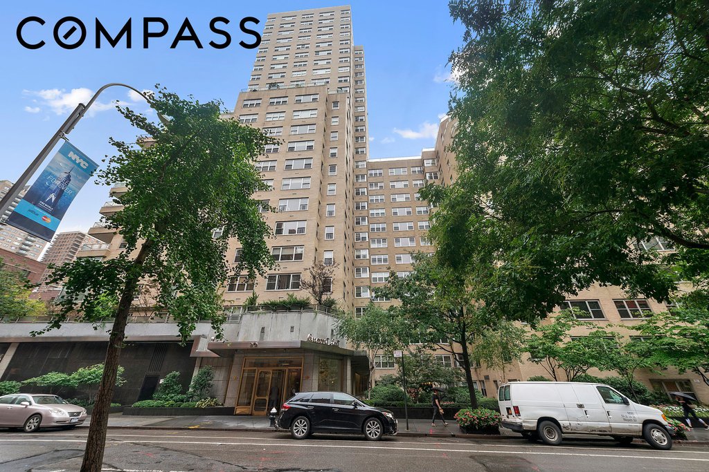 20 East 9th Street, Unit 8E photo 24
