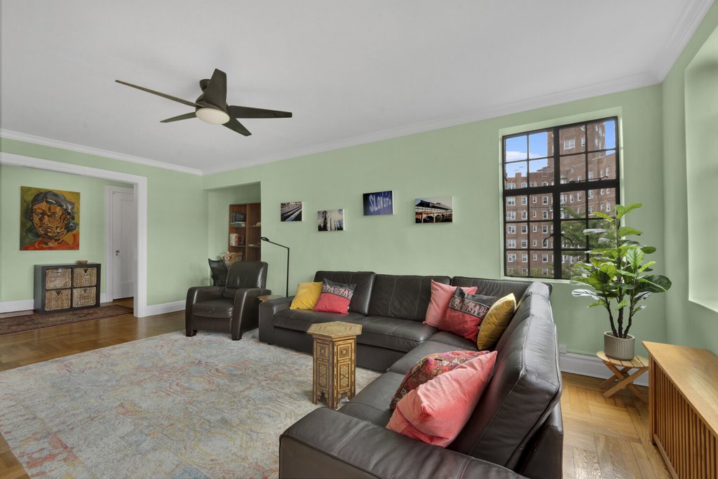116 Pinehurst Avenue, Unit G54