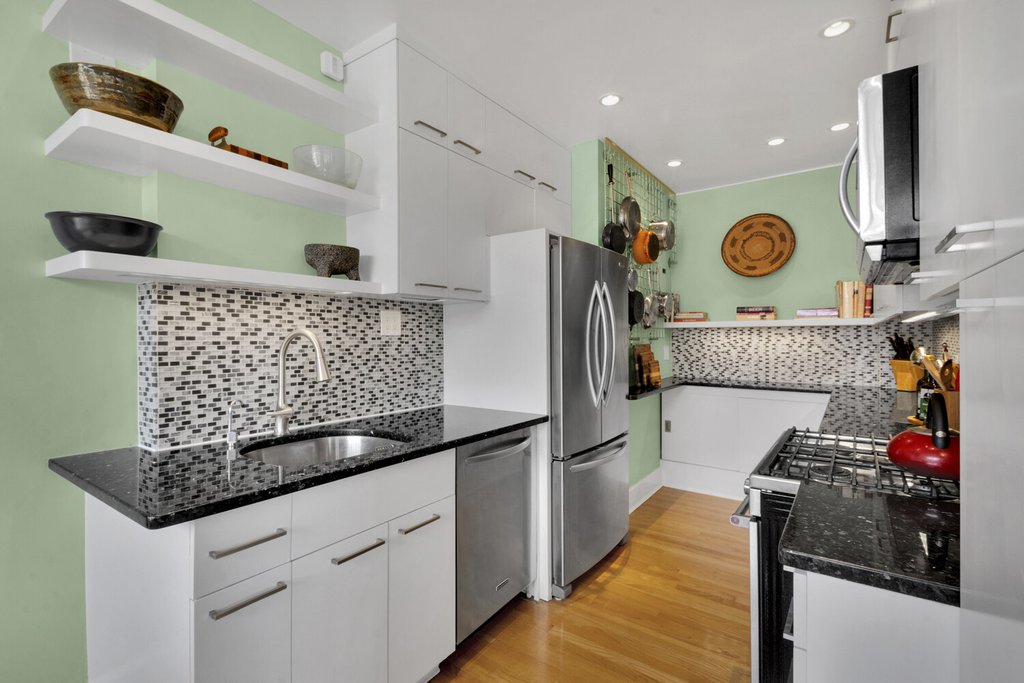 116 Pinehurst Avenue, Unit G54 photo 3