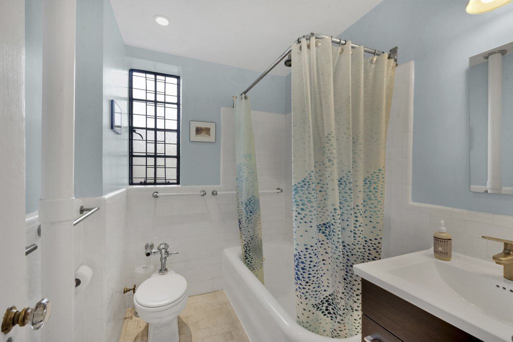 116 Pinehurst Avenue, Unit G54 photo 8