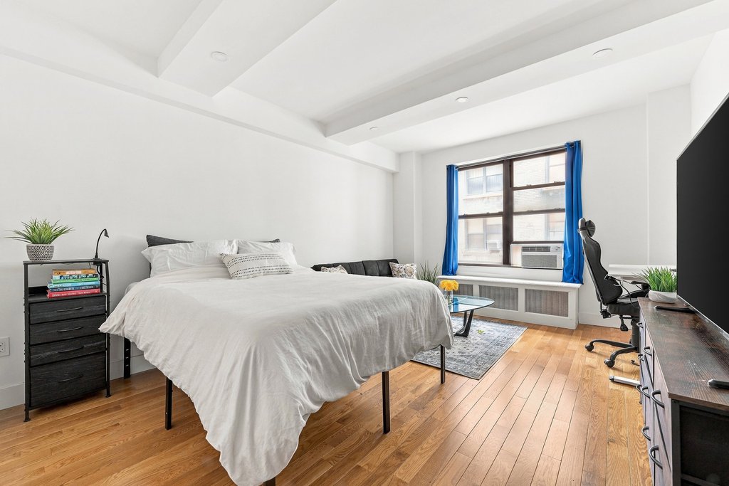 235 West 102nd Street, Unit 3V photo 2