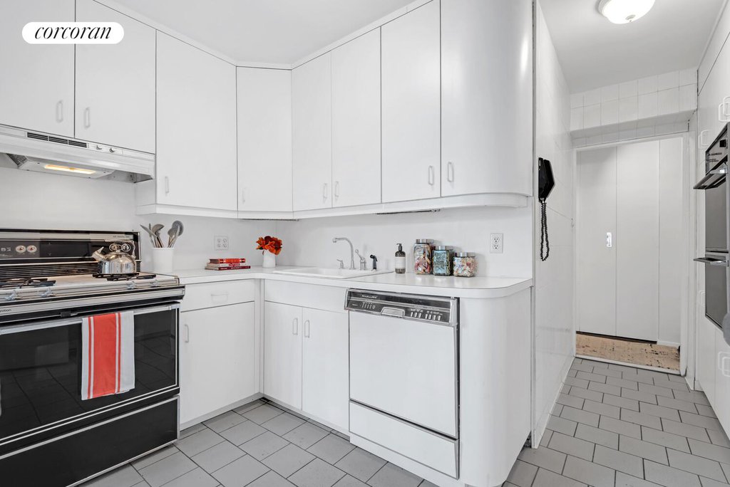 360 East 72nd Street, Unit A307 photo 5