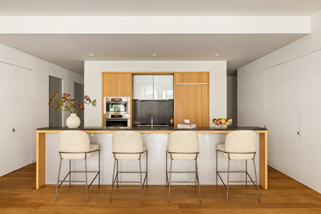 311 West Broadway, Unit 6A photo 2