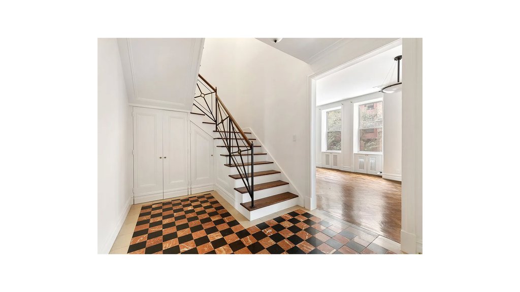 129 East 17th Street, Unit 3 photo 3