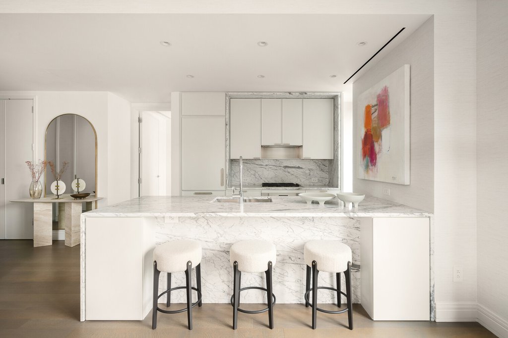 430 East 58th Street, Unit 27C photo 3