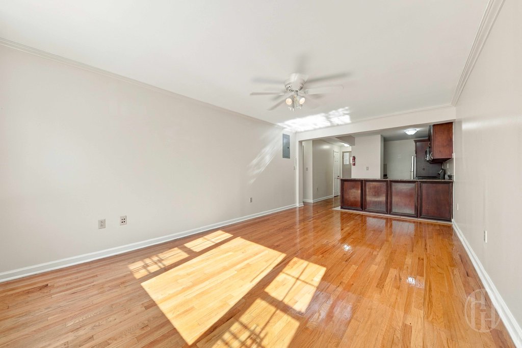 88-25 153rd Street, Unit 1B photo 2