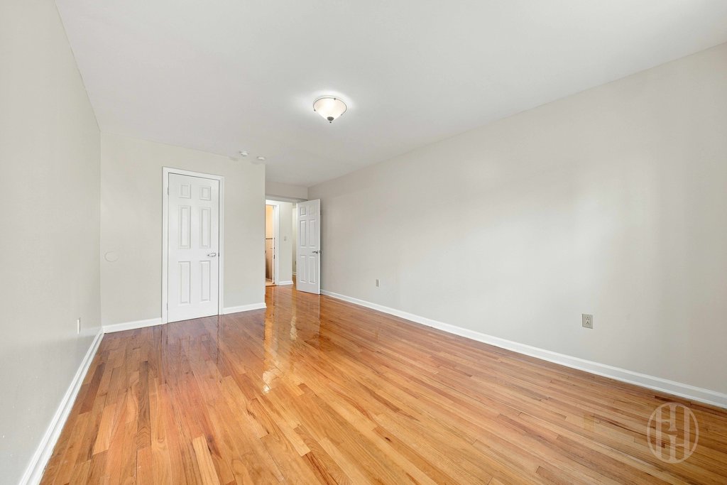 88-25 153rd Street, Unit 1B photo 4