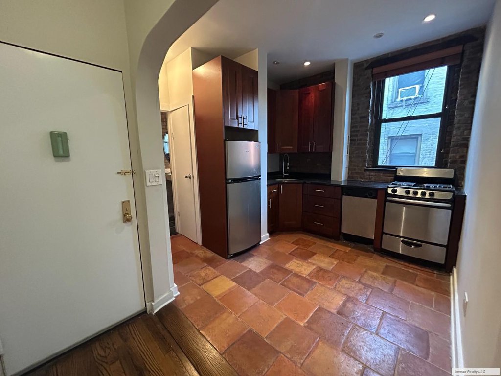 161 West 10th Street, Unit 4C photo 6