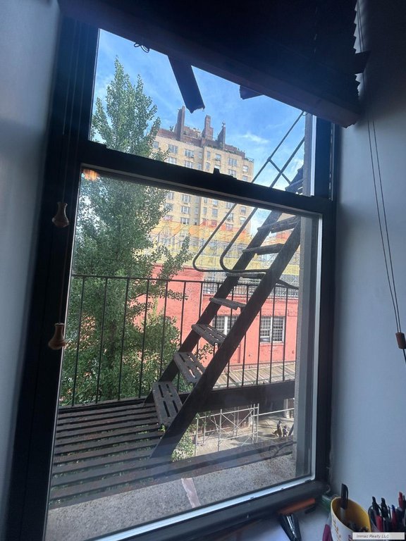161 West 10th Street, Unit 4C photo 9