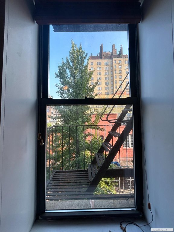 161 West 10th Street, Unit 4C photo 18