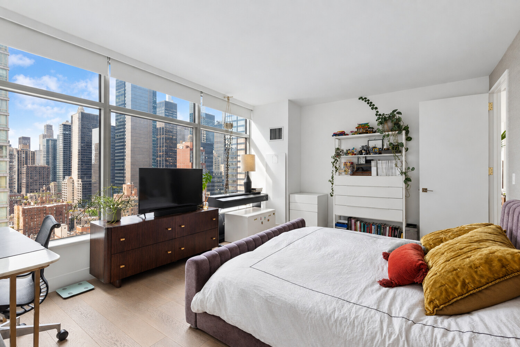250 East 54th Street, Unit 21A photo 4