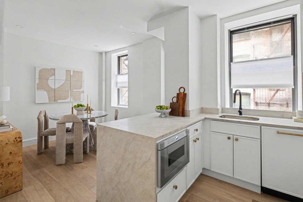 119 West 71st Street, Unit 2B photo 4