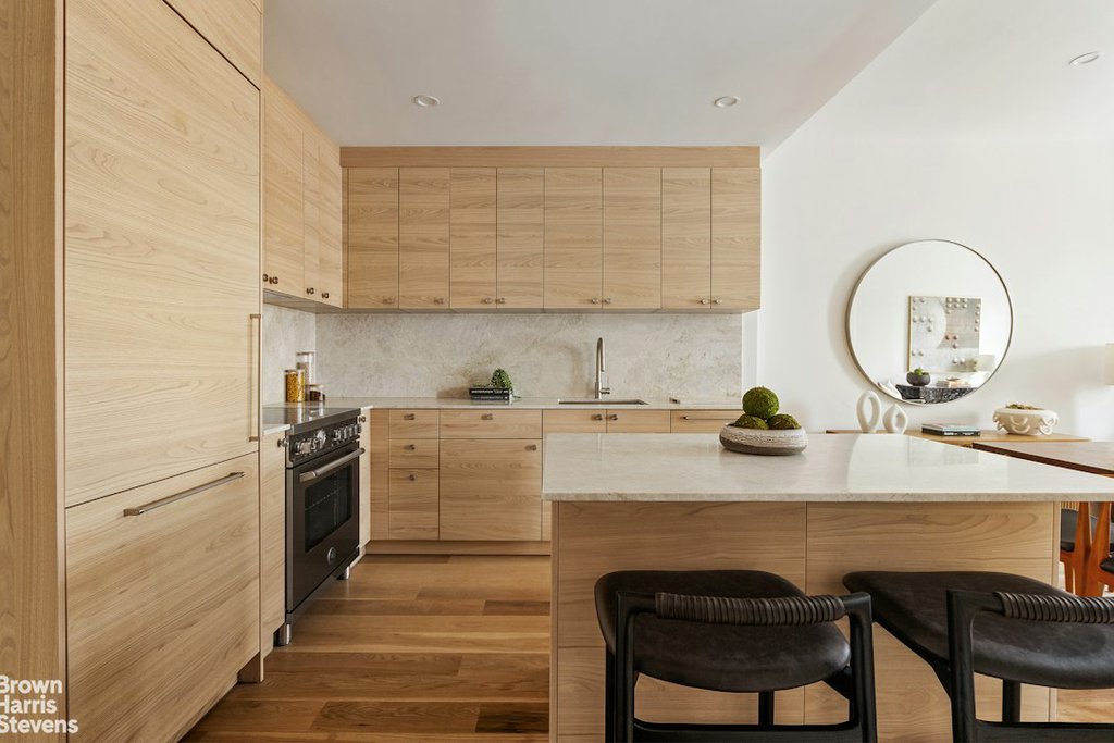 212 Huron Street, Unit 3 photo 3