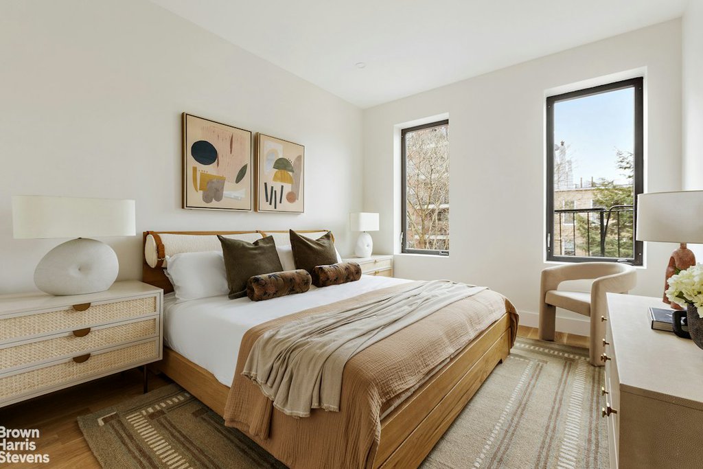 212 Huron Street, Unit 3 photo 5