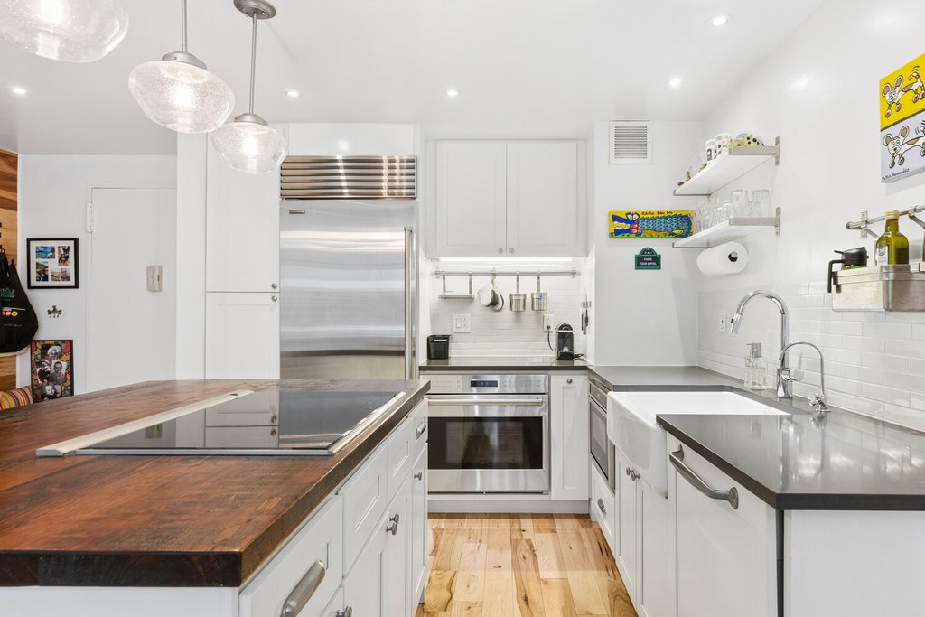 201 East 25th Street, Unit 2J photo 3