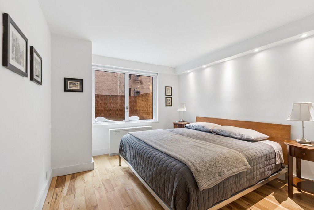 201 East 25th Street, Unit 2J photo 6