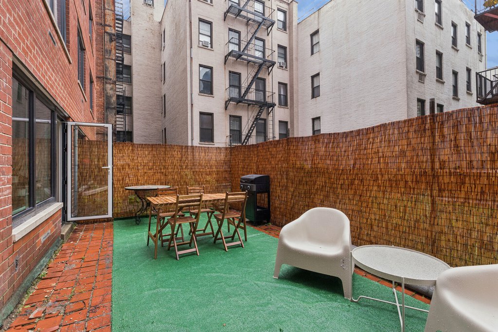 201 East 25th Street, Unit 2J photo 8