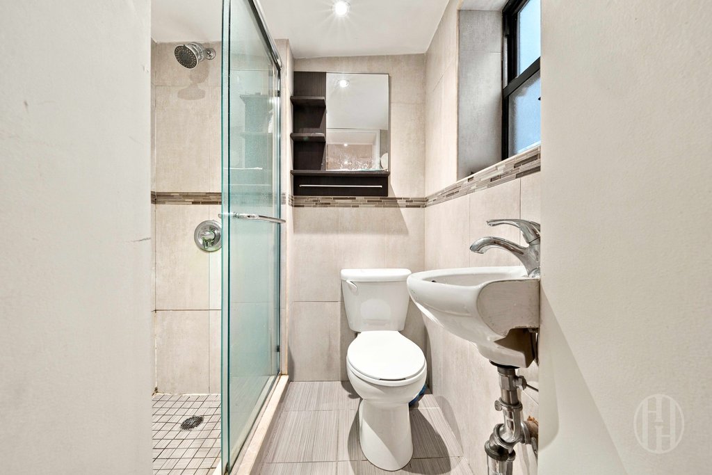 596 Third Avenue, Unit 3 photo 8