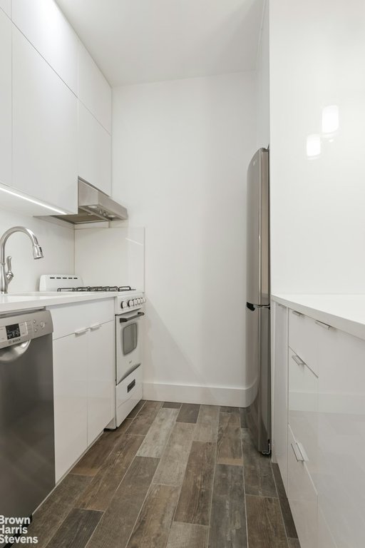223 East 78th Street, Unit 4C photo 3