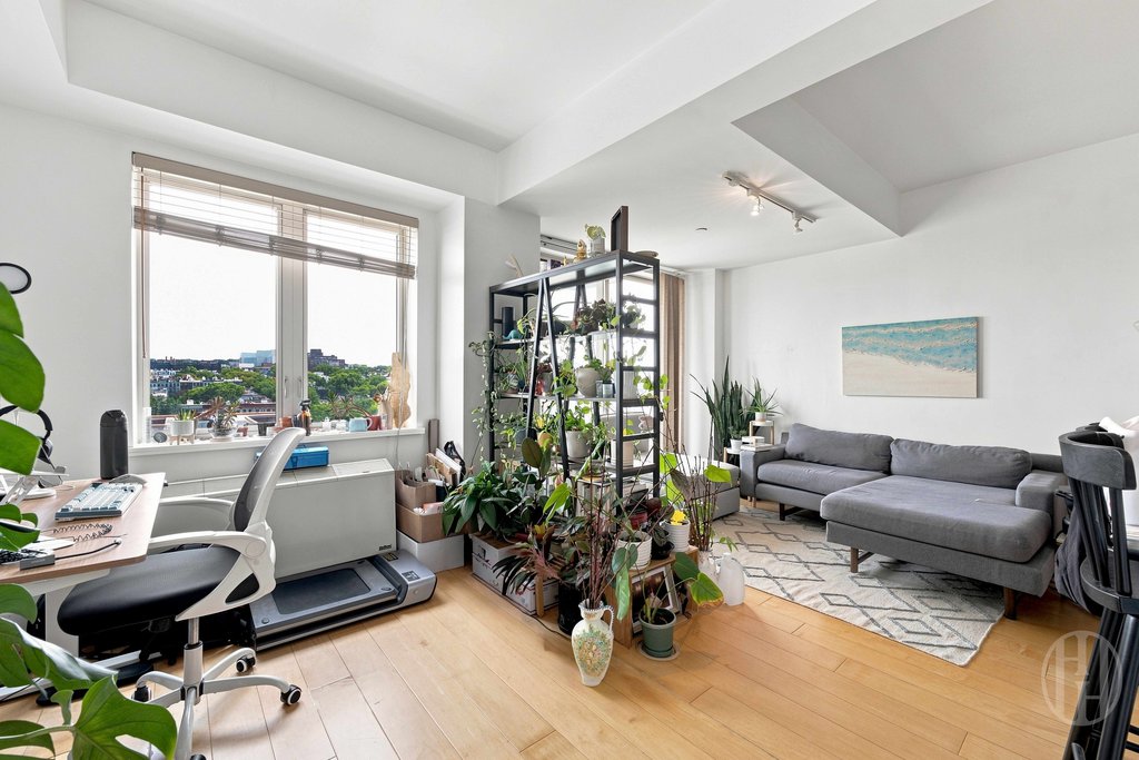 343 Fourth Avenue, Unit 10E photo 2