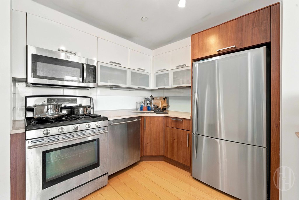 343 Fourth Avenue, Unit 10E photo 6