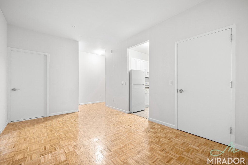 15 Park Row, Unit 12J photo 4