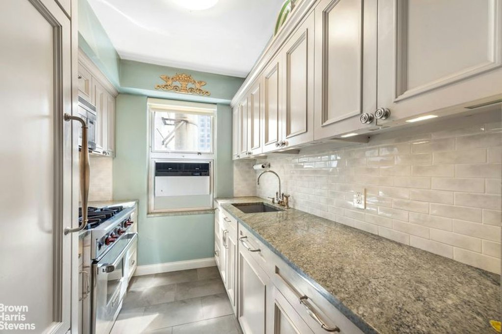 200 East 78th Street, Unit 19A photo 5