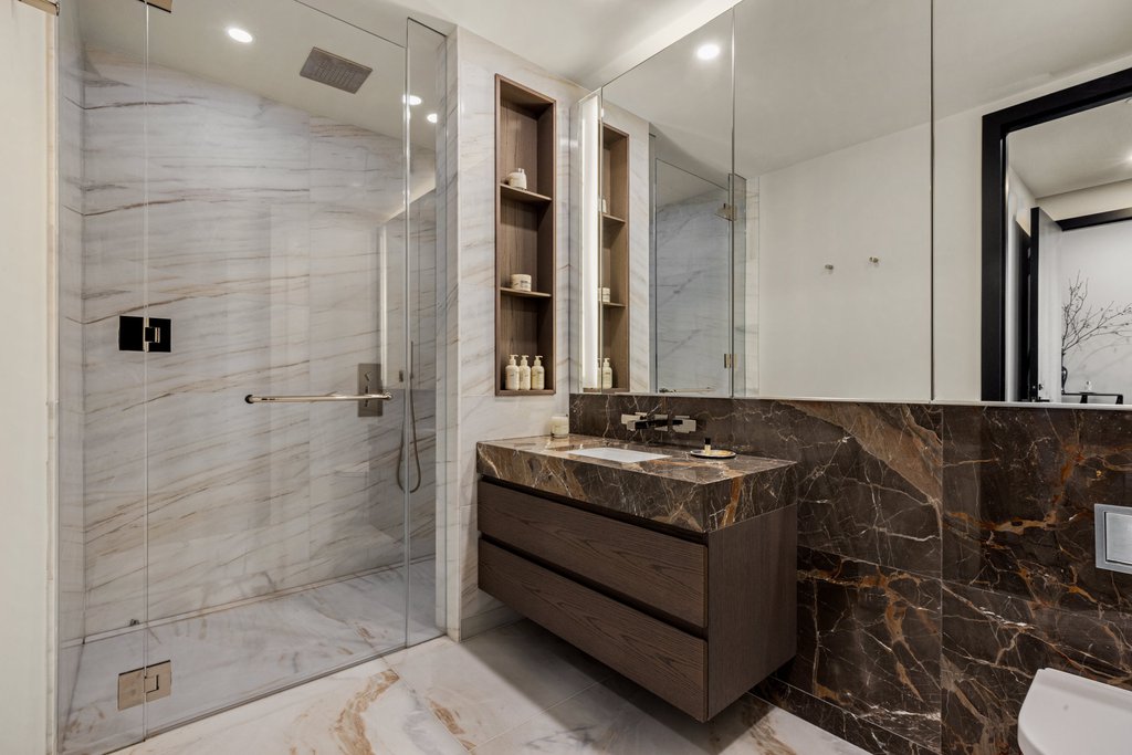 125 Greenwich Street, Unit 74D photo 5