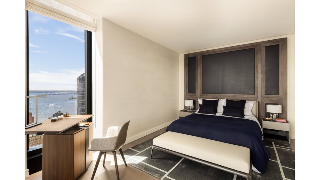 125 Greenwich Street, Unit 81B photo 2