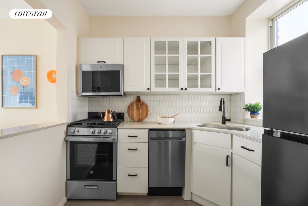 376 Saint Johns Place, Unit 1A photo 4