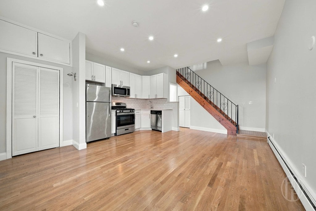250 16th Street, Unit 1A