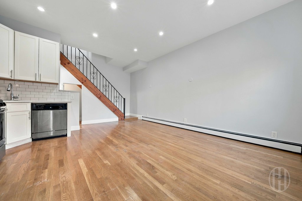 250 16th Street, Unit 1A photo 2