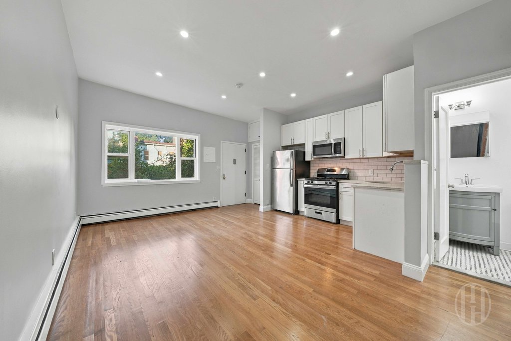 250 16th Street, Unit 1A photo 3