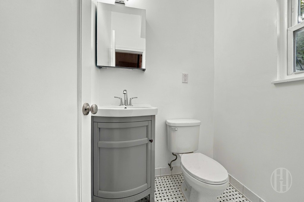 250 16th Street, Unit 1A photo 9