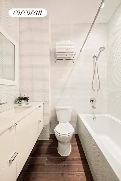 659 Carroll Street, Unit 4 photo 4