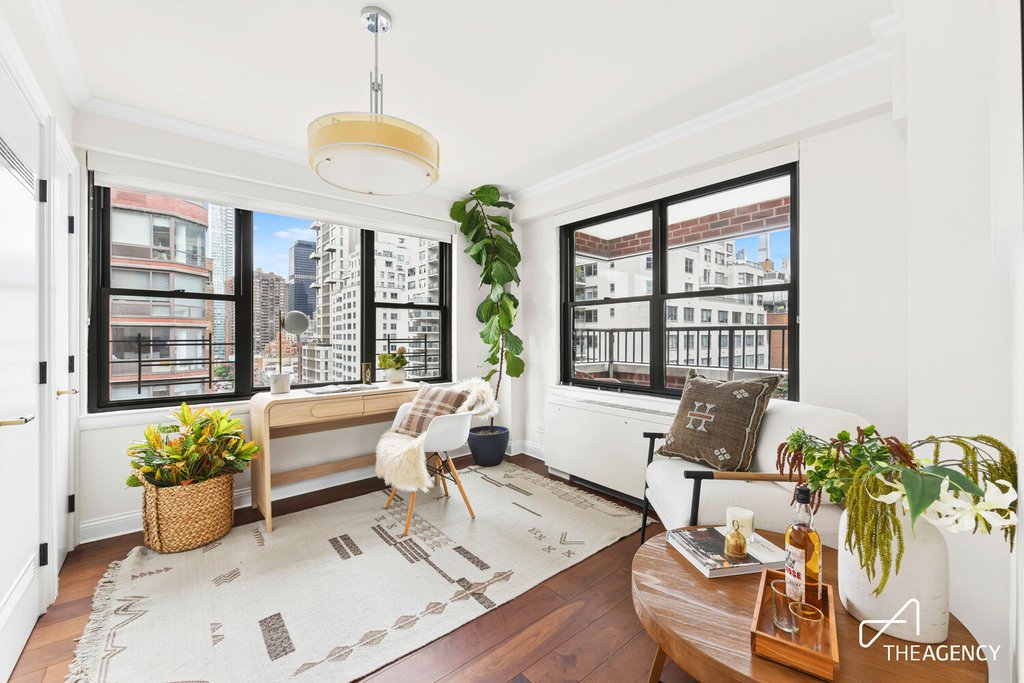 301 East 64th Street, Unit 15B photo 4