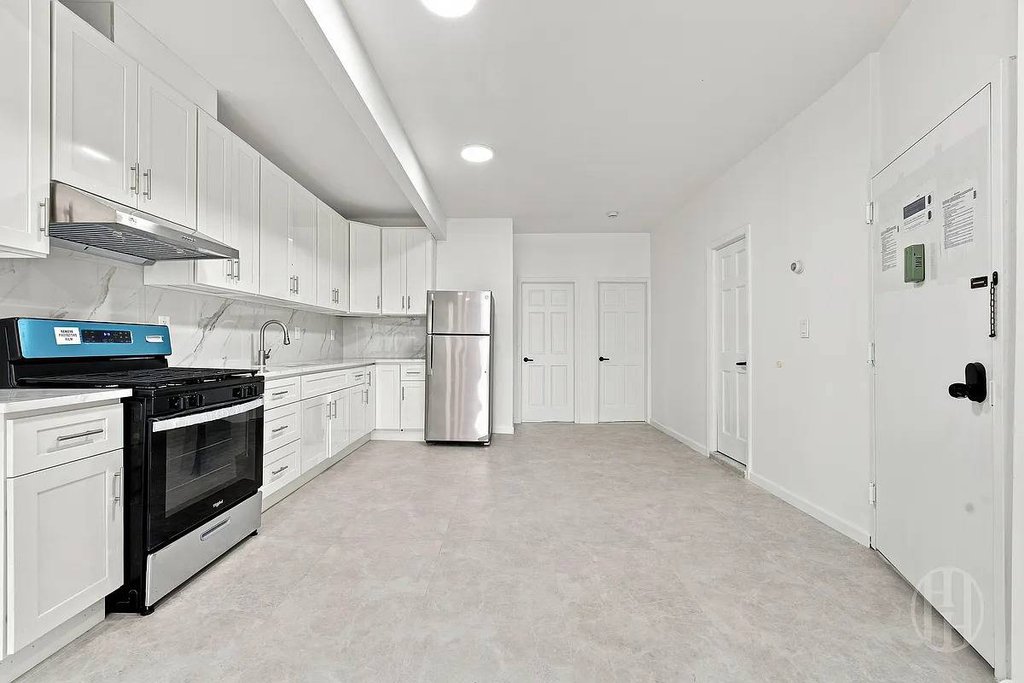 146-07 Jamaica Avenue, Unit 1 photo 8