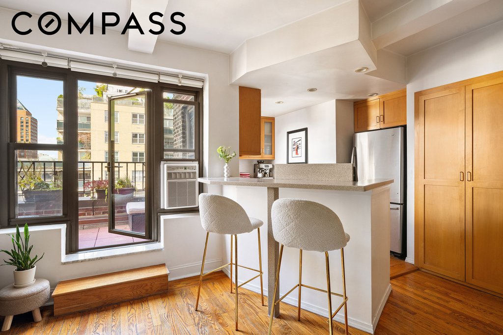 200 East 16th Street, Unit 17E photo 2
