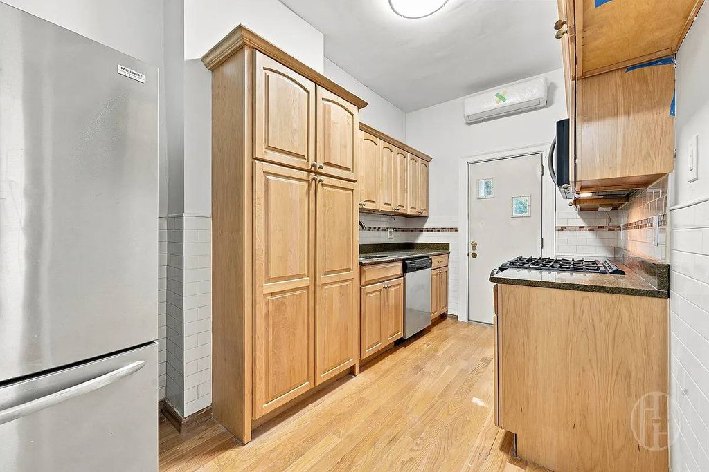204 East 31st Street, Unit AA photo 17